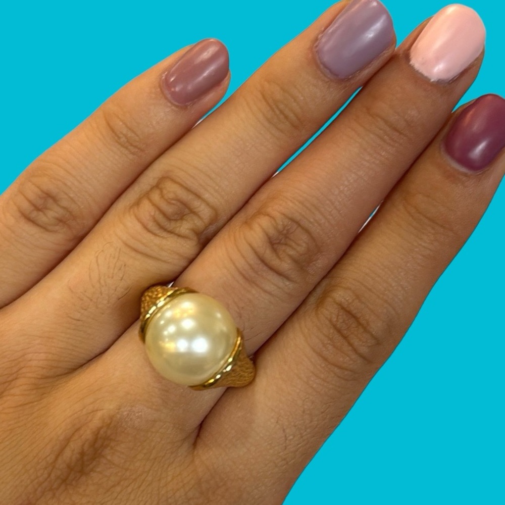 VTG TRIFARI DESIGNER SIGNED EMBOSSED GOLD TONE COMFORT BAND RING SIZE‎ 6
